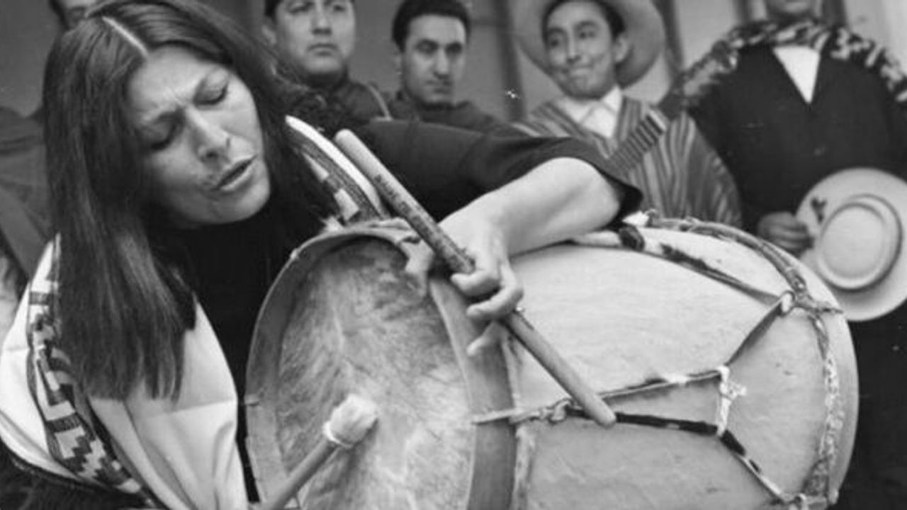 9 Temmuz 1935: Aktivist ve müzisyen Mercedes Sosa doğdu