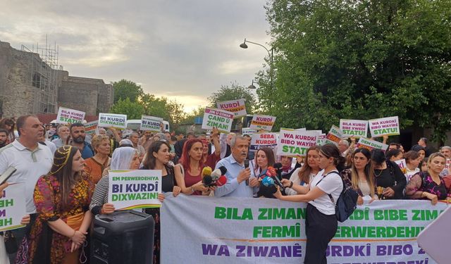 Amed’de kitlesel yürüyüş: Her yeri Kürt dil okulu haline getirelim