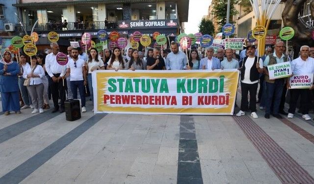 Kürt Dil Bayramı Etkinlikleri Batman ve Ağrı'da Sürüyor