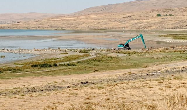 Nazik Gölü’nde su çekimi: Sit kararına rağmen başladı