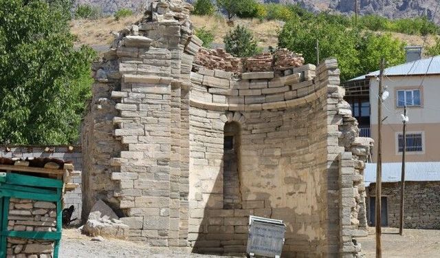 Tarihi Varagavank Manastırı ve Yoncatepe Kalesi için çağrı