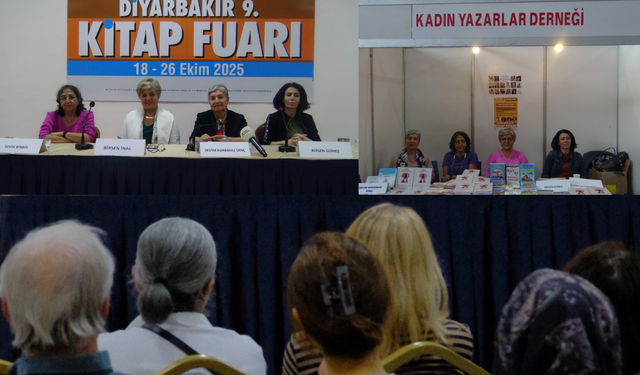 KYD’li Yazarlar “Kadın Mücadele Tarihini Yazmak” Panelinde
