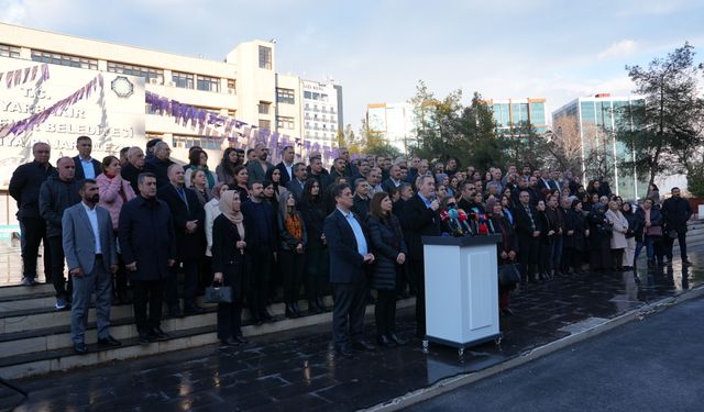 Bakırhan: Sürecin pratiği Ahmetler ve 13 belediyenin iadesiyle başlar