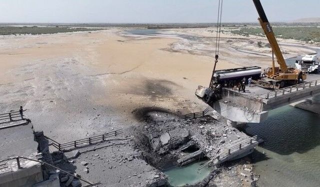 Savaş sürüyor: İran saldırı pozisyonuna geçmekle tehdit etti