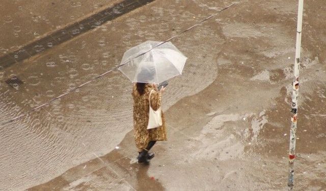 Meteoroloji'den 8 İl İçin Kuvvetli Sağanak Uyarısı