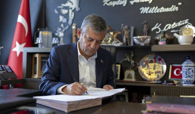 Özel istifa etti: YENİ Parti'nin kuruluş dilekçesini imzaladı