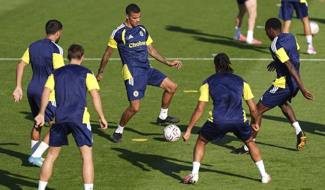 Fenerbahçe'nin UEFA listesi güncellendi