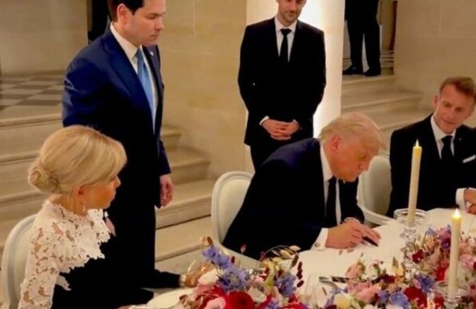 Donald Trump, İran protokolünü imzaladı