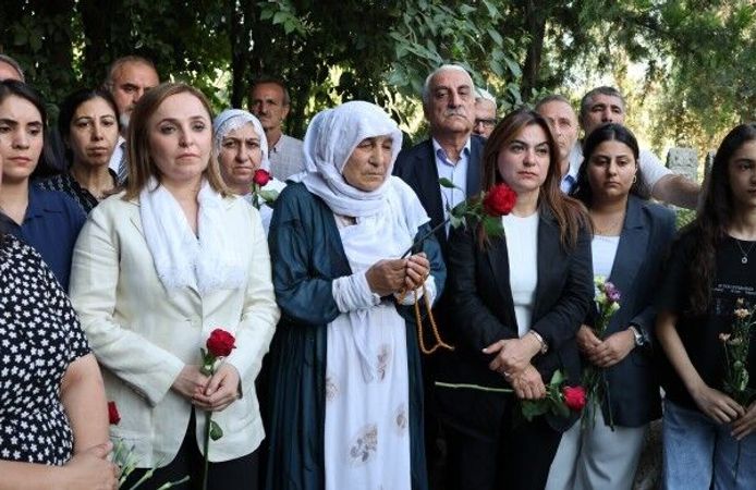 DEP Milletvekili Orhan Doğan mezarı başında anıldı