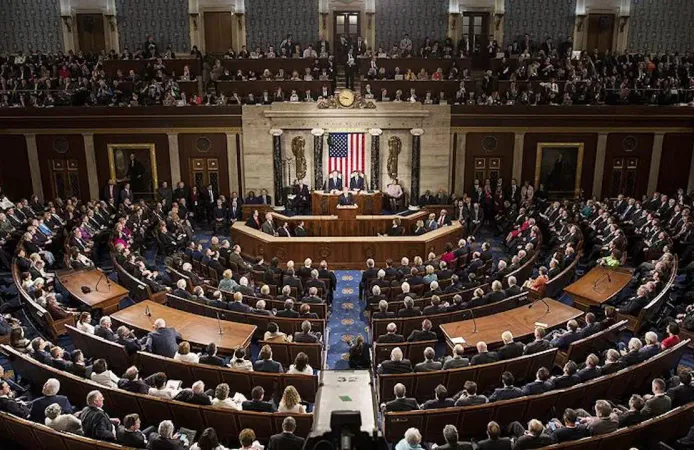 Senato Donald Trump’a sınır çizdi