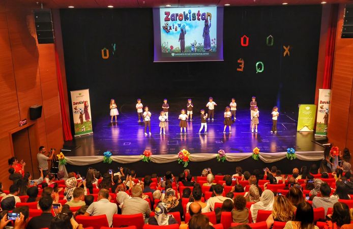 Zarokistan öğrencilerinden renkli yıl sonu etkinliği