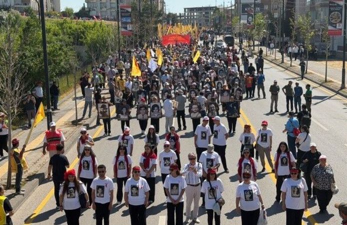 Sivas'ta Madımak anması yürüyüşle başladı