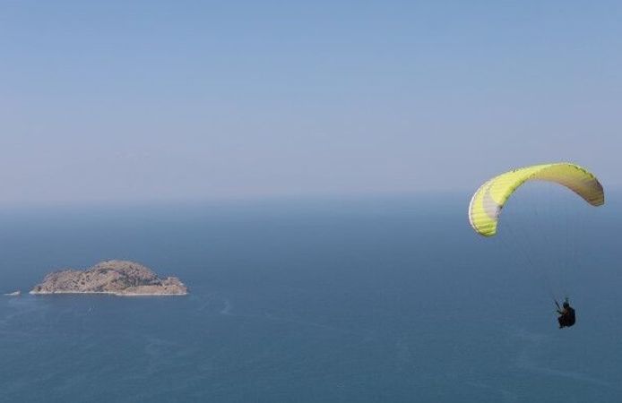 Gevaş’ta Festival Gökyüzünü Renklendirdi
