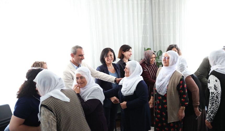 Barış Annelerine Anneler Günü Ziyareti