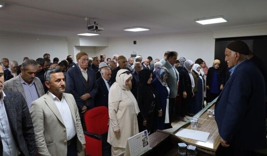 Van İslami İlimleri Araştırma Derneği Eş Başkanları Nazime Arvas ve Osman Kaya seçildi