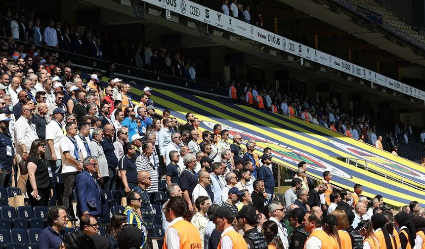 Fenerbahçe'de seçim günü: Hakan Safi ve Aziz Yıldırım başkanlık için yarışıyor