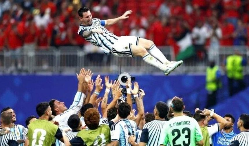 İngiltere karşısında geriye düşen Arjantin Messi’nin katkılarıyla finale yükseldi