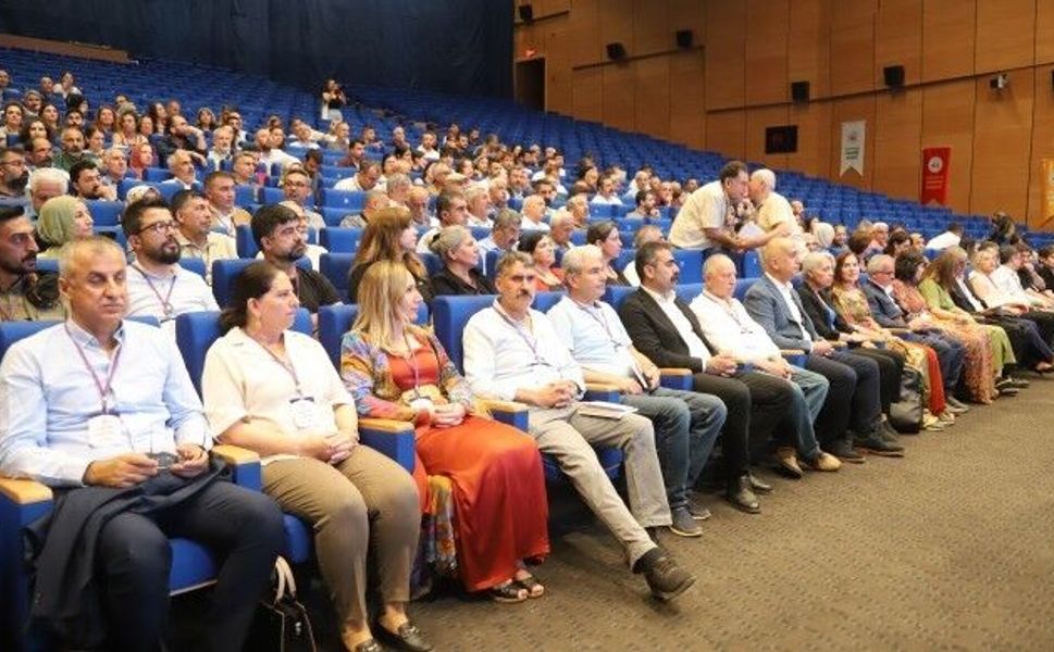 “Zimanê me krîtera welatparêziyê ye,"