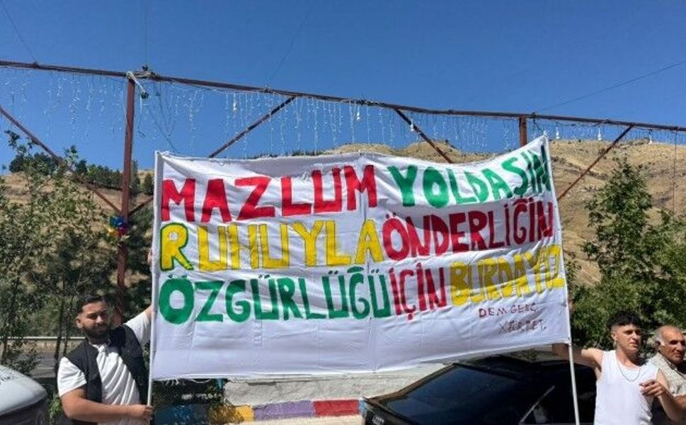 Binler Öcalan’ın özgürlüğü için Amed’e doğru yola çıktı