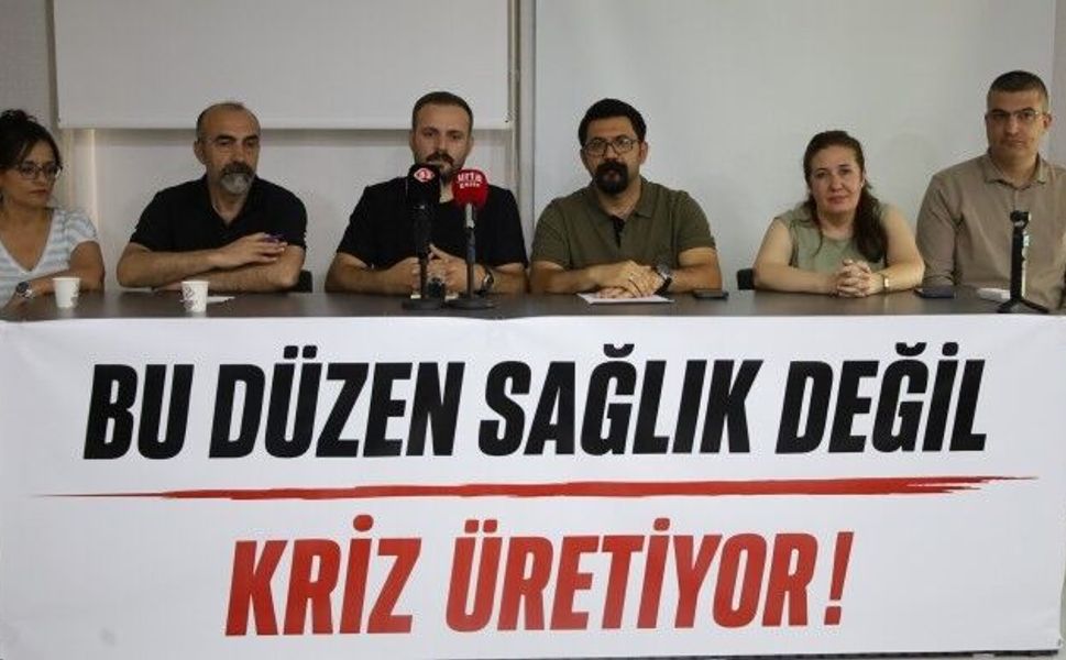 Akın: Krizden çıkışın yolu demokratikleşmedir