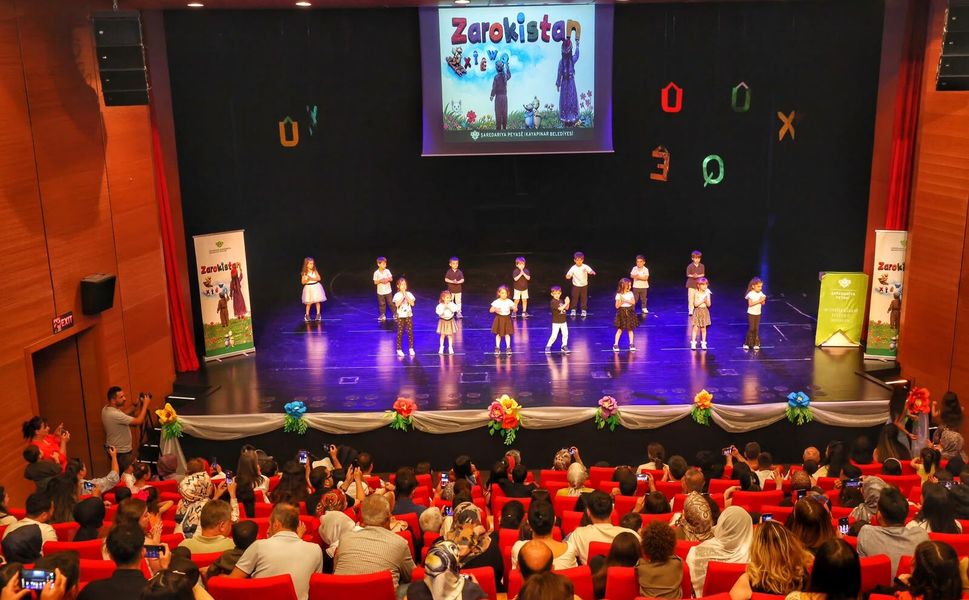 Zarokistan öğrencilerinden renkli yıl sonu etkinliği