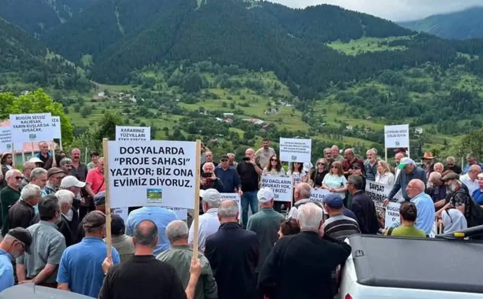 Şavşat’ta köylüler bilirkişi keşfinde bir araya gelerek seslerini yükseltti