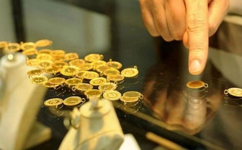 Altın fiyatlarındaki dalgalanma sürüyor