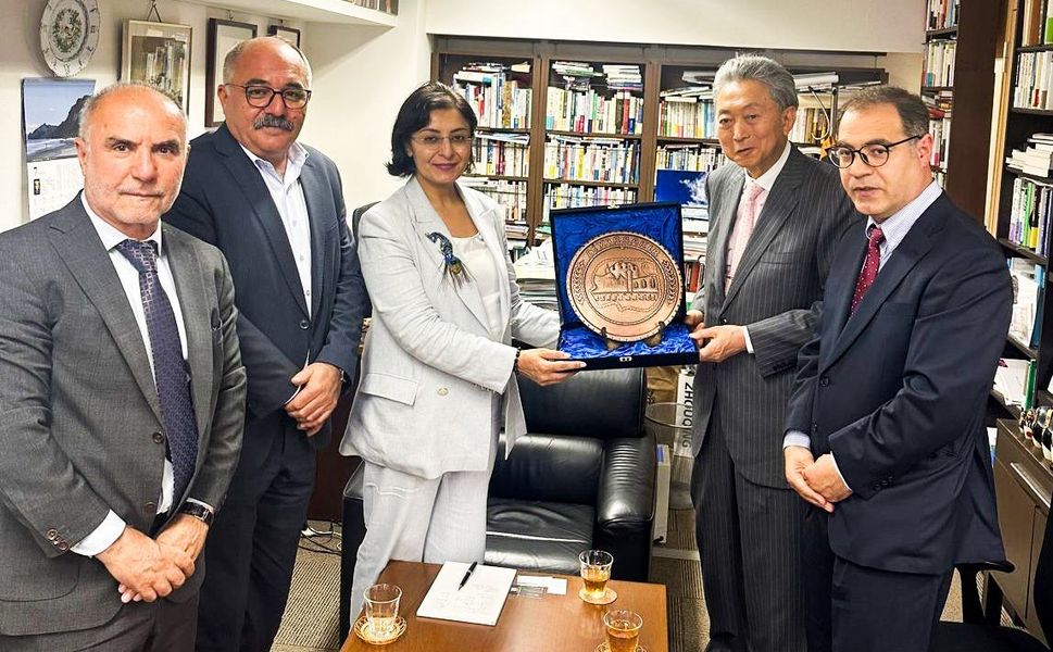 Eş Başkan Sincar’dan Japonya’da Hatoyama’ya diplomatik ziyaret