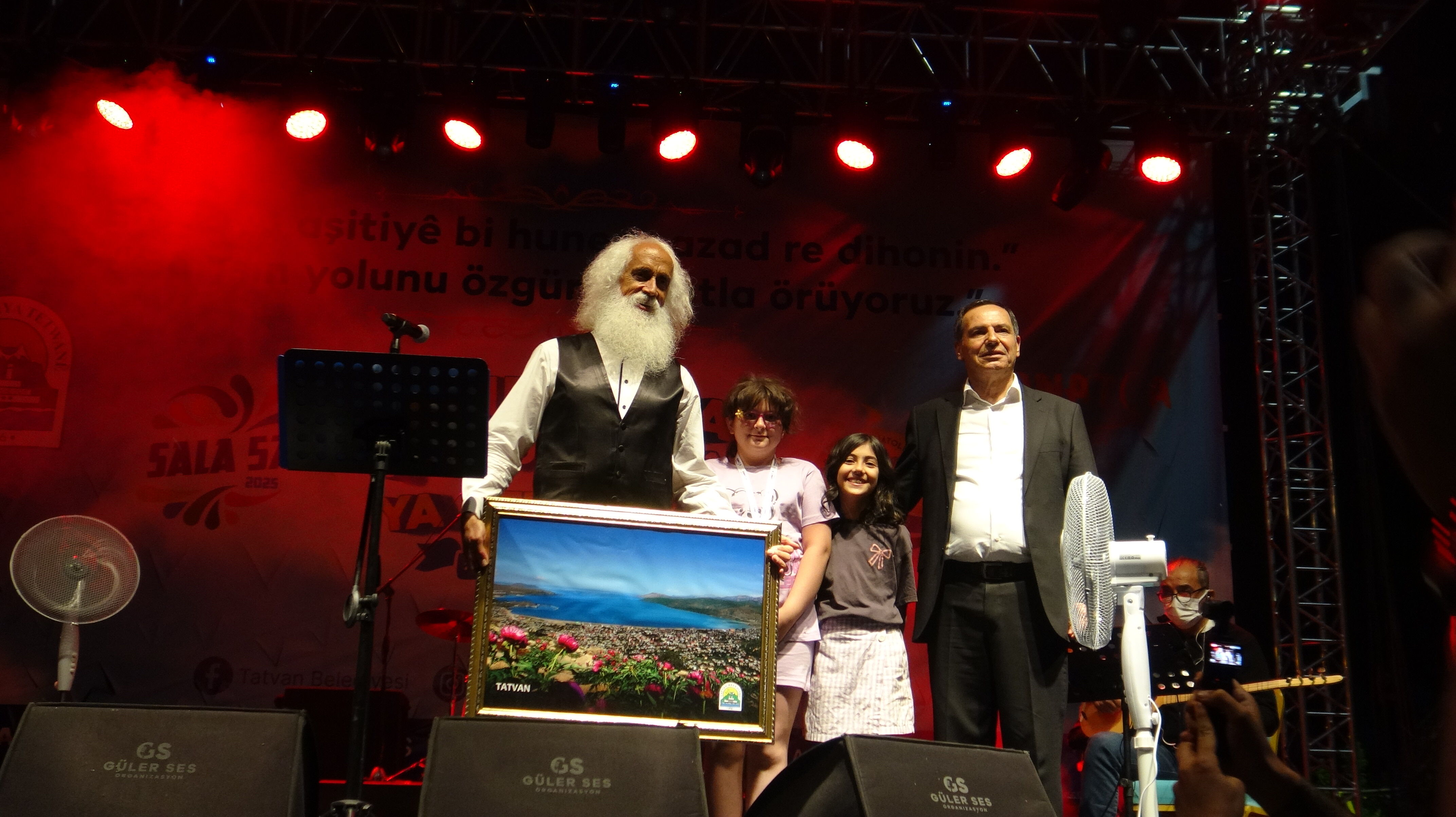  DEM Parti Bitlis Milletvekili Hüseyin Olan 