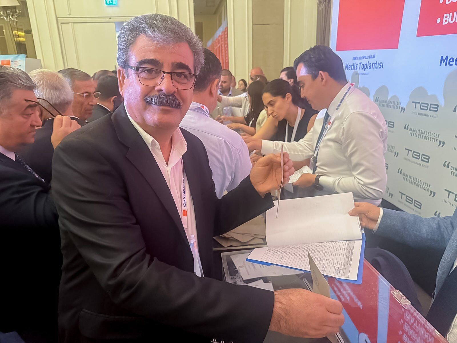 Yenişehir Belediye Eşbaşkanı Mehmet Ergün