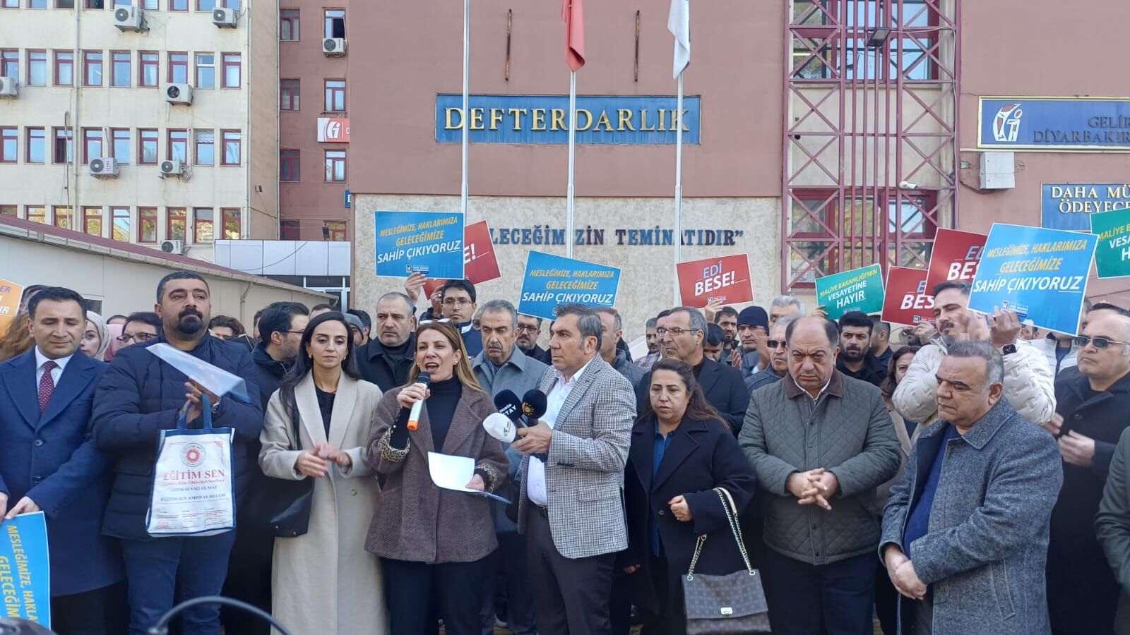 Diyarbakır Serbest Muhasebeciler ve Mali Müşavir Odası Başkanı Amine Çoban Demir