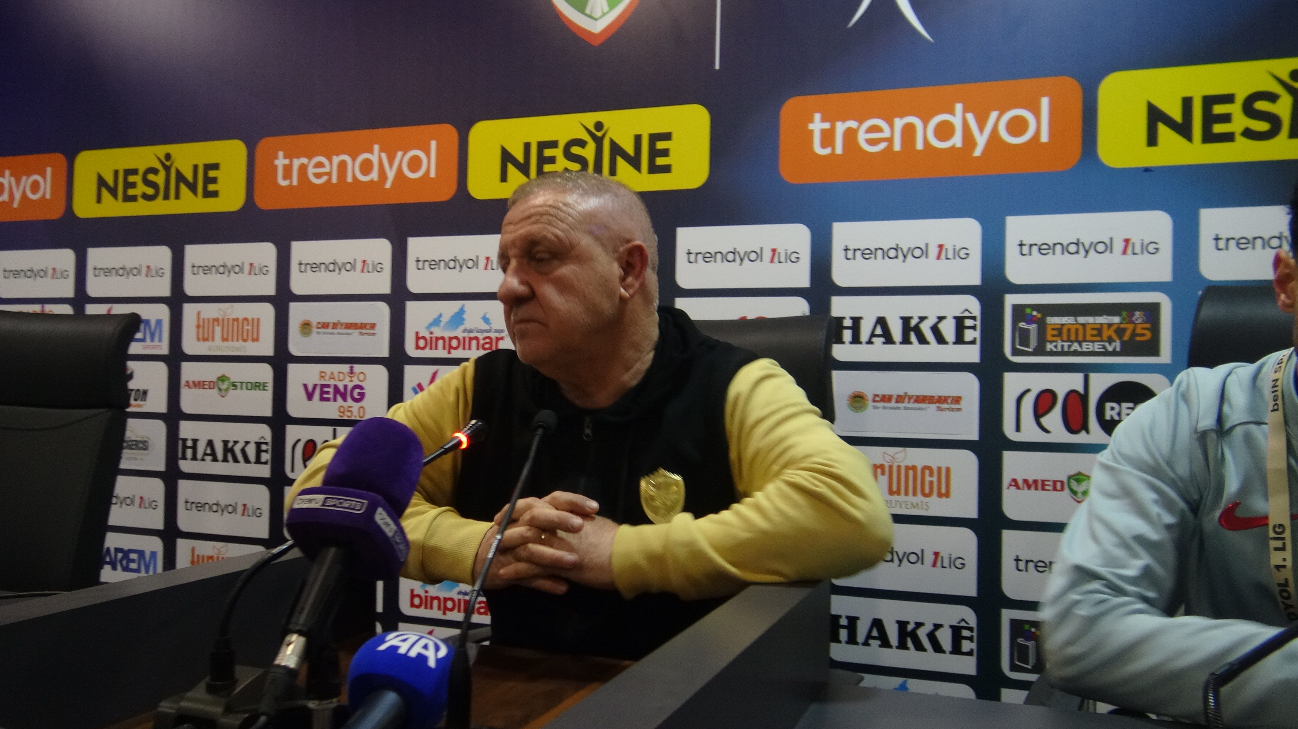 Amedspor Teknik Direktörü Mesut Bakkal